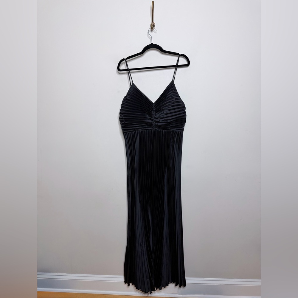 Petal & Pup Naira Pleated Maxi Dress in Black - Picture 4 of 8